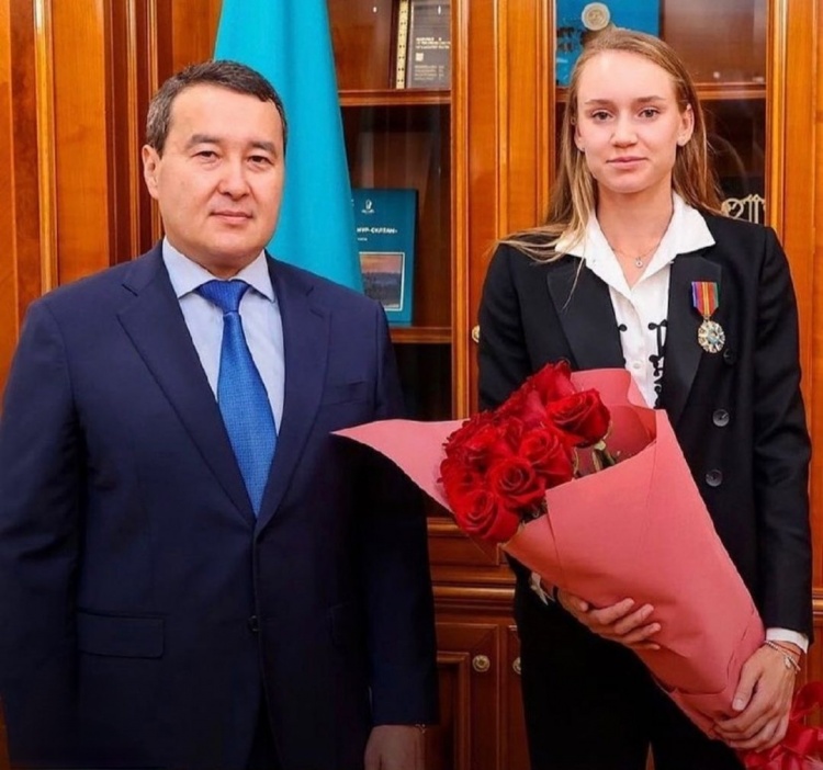 则是斯洛文 则是斯洛文